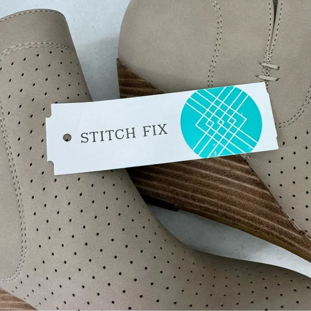 NWT DV by Dolce Vita Gerdy Bootie Beige size 10 Ankle Boot Wedges Stitch Fix